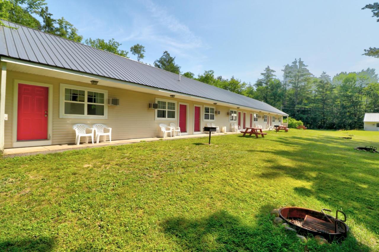 The Villager Motel Bartlett Buitenkant foto